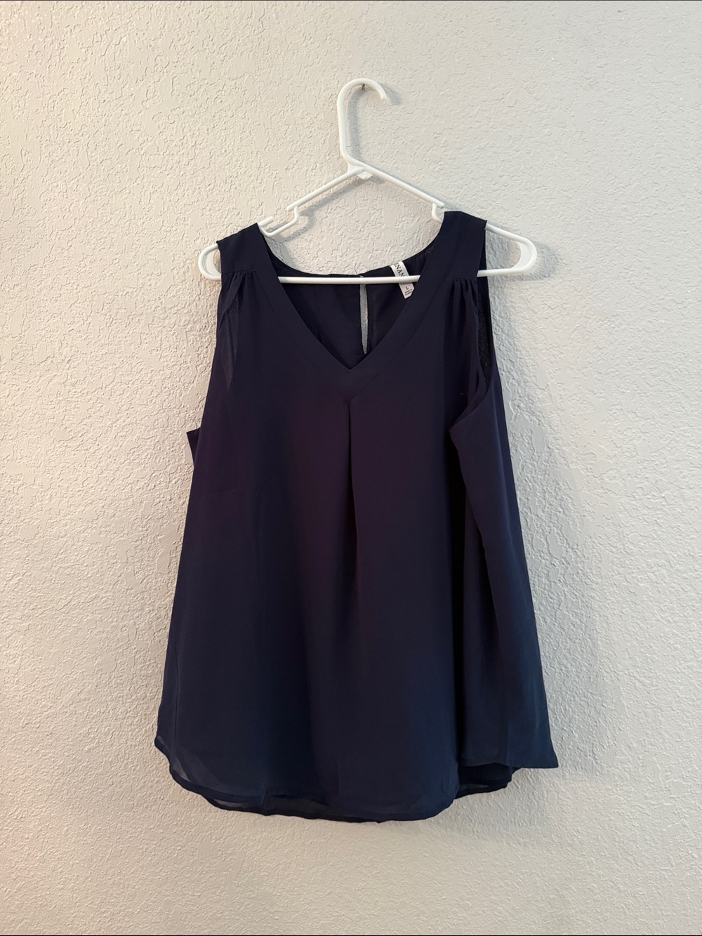 Zenana Outfitters Navy V-Neck Sleeveless Camisole